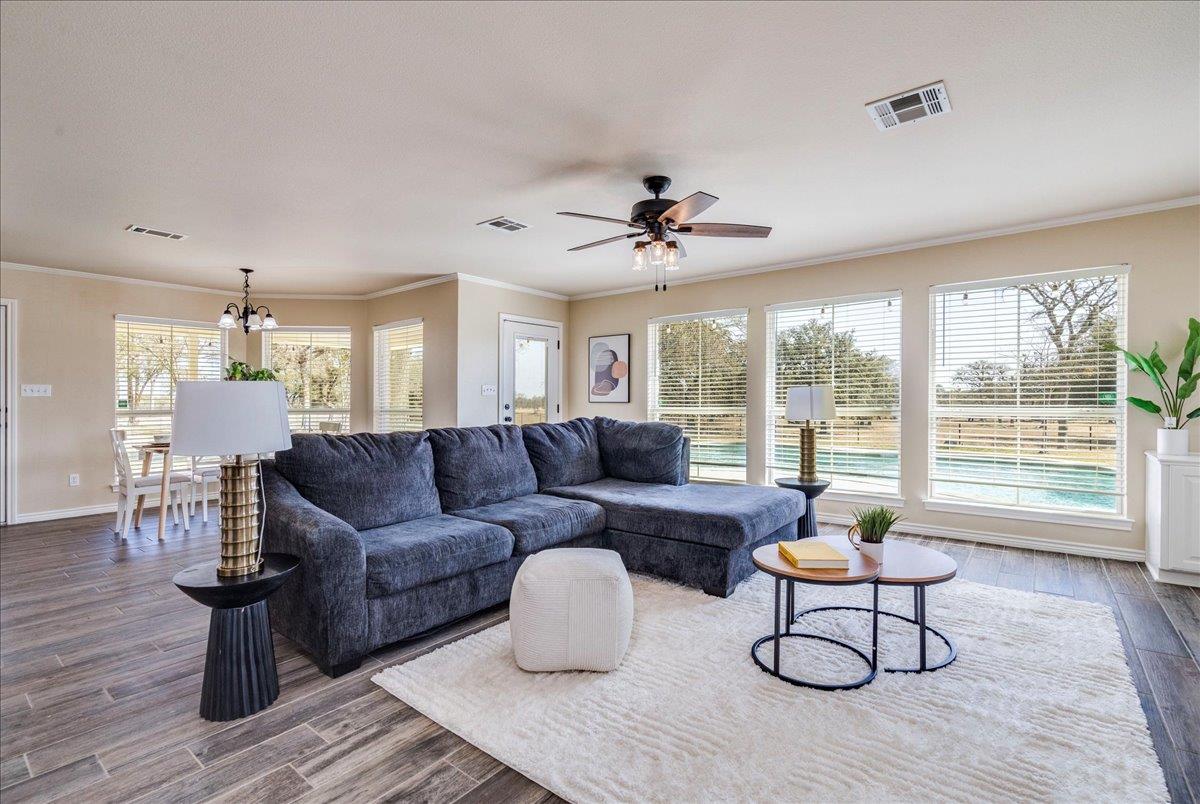 8301 Brewer Ln, Salado, TX 76571