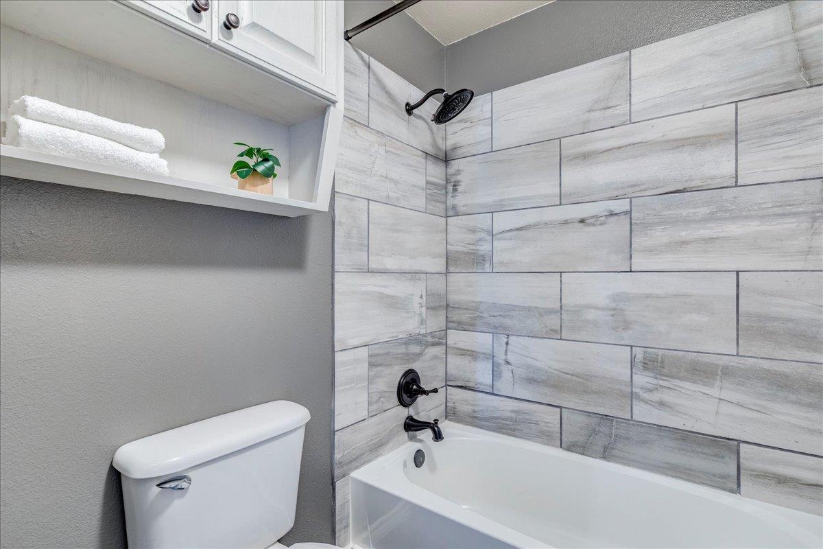 8301 Brewer Ln, Salado, TX 76571