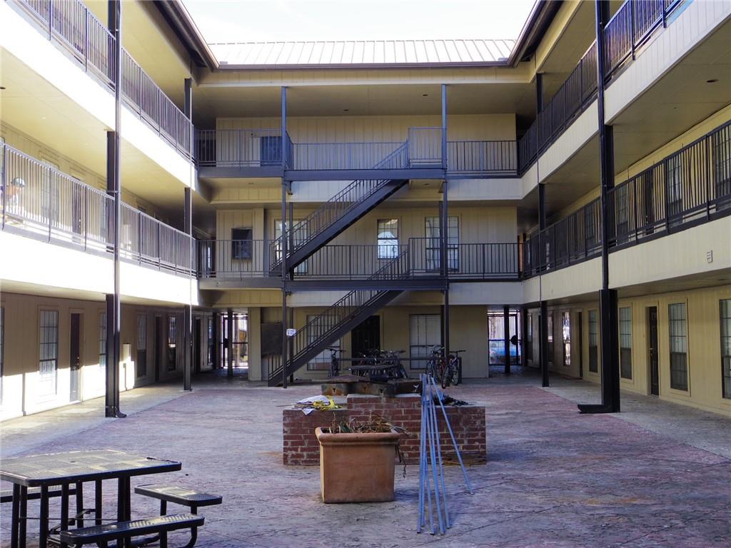 2401 Leon St # 206, Austin, TX 78705