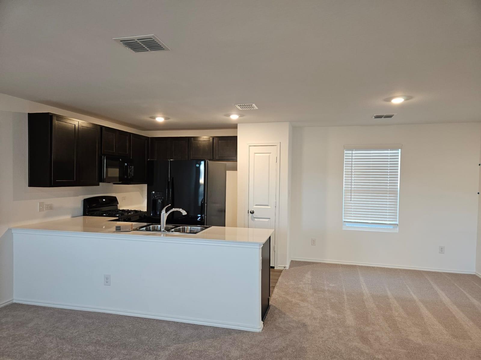 510 Sunray Dr, Lockhart, TX 78644