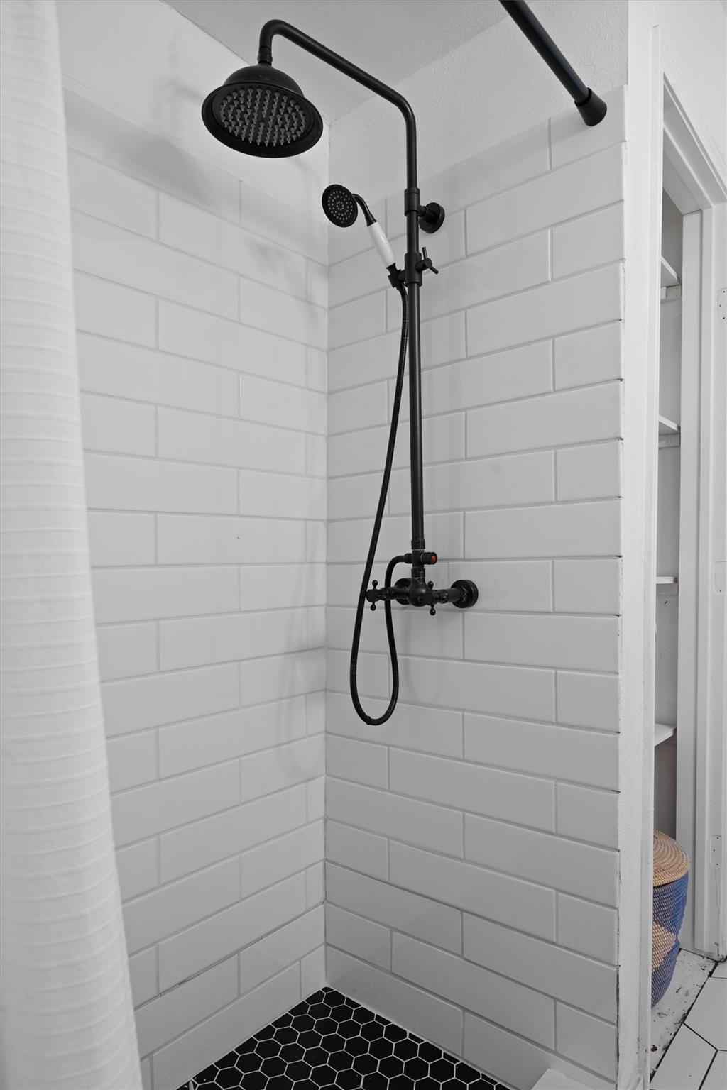 1167 Ridgeway Dr, Austin, TX 78702