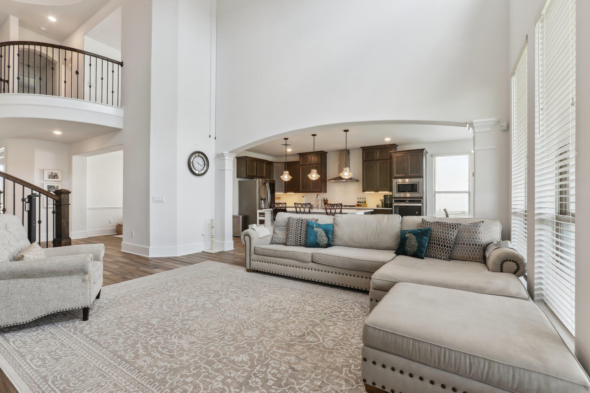 616 Buena Onda Way, Austin, TX 78738