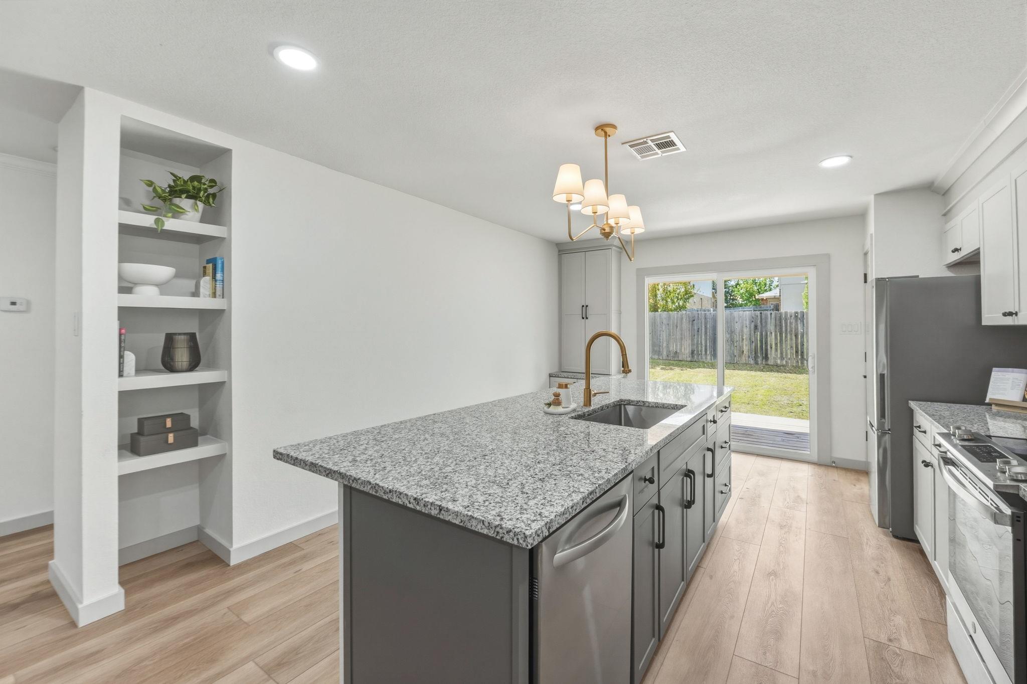 211 Banner Ave, Leander, TX 78641