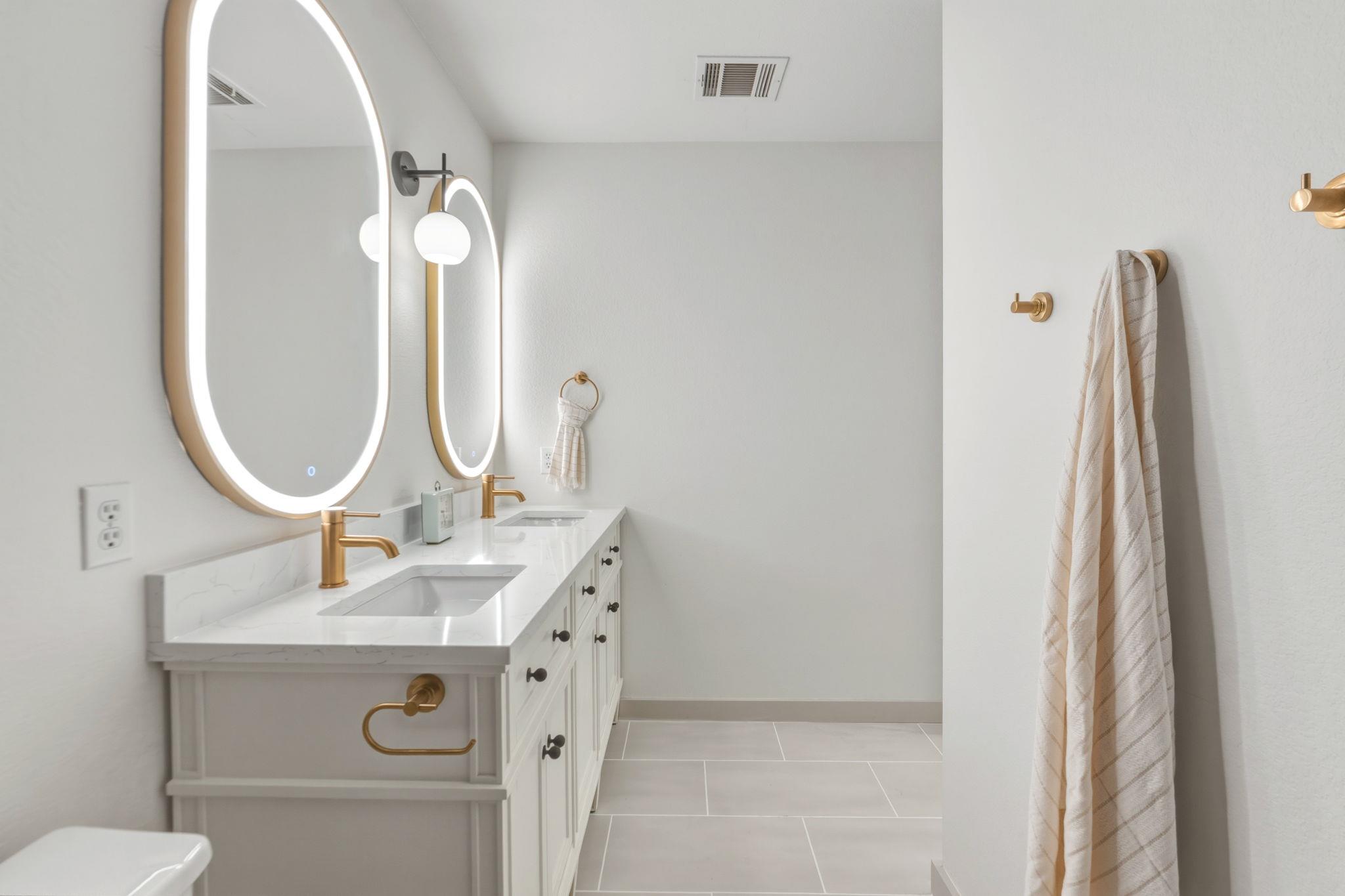 211 Banner Ave, Leander, TX 78641