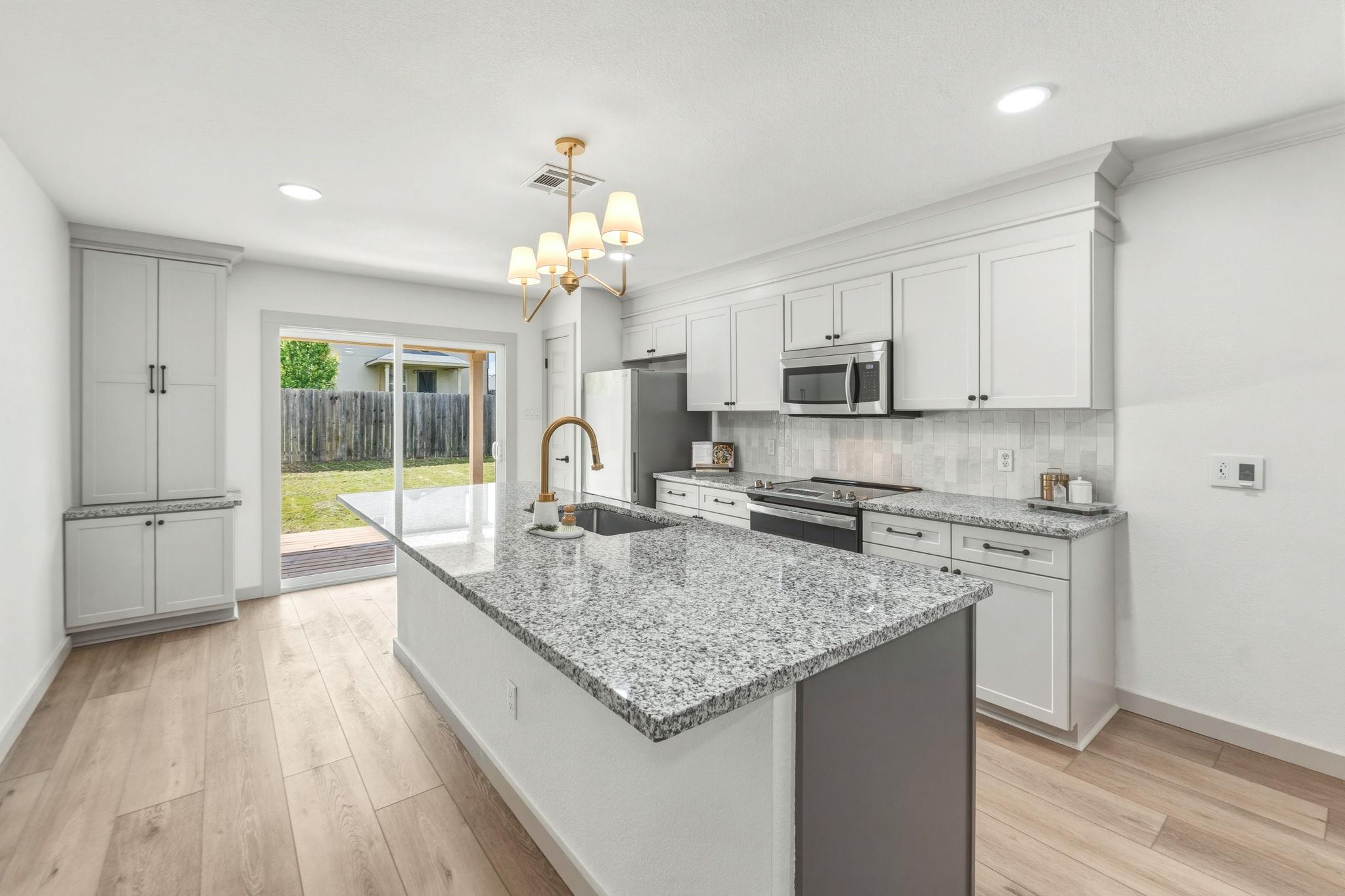 211 Banner Ave, Leander, TX 78641