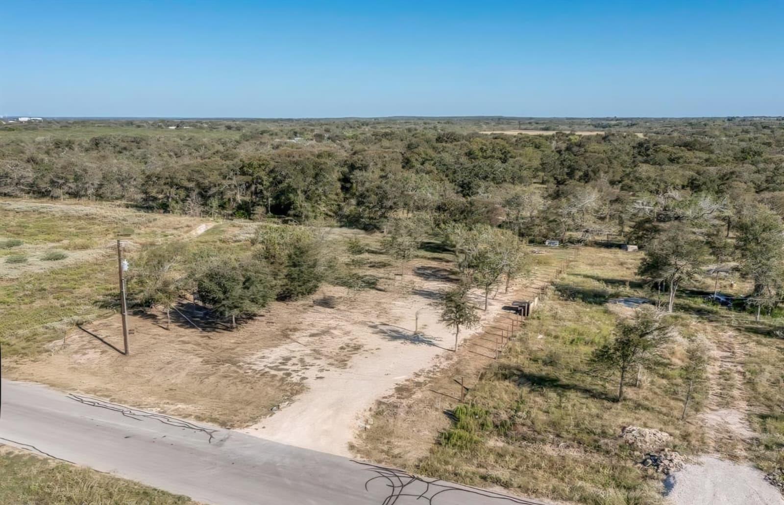 153 Puma St, Cedar Creek, TX 78612