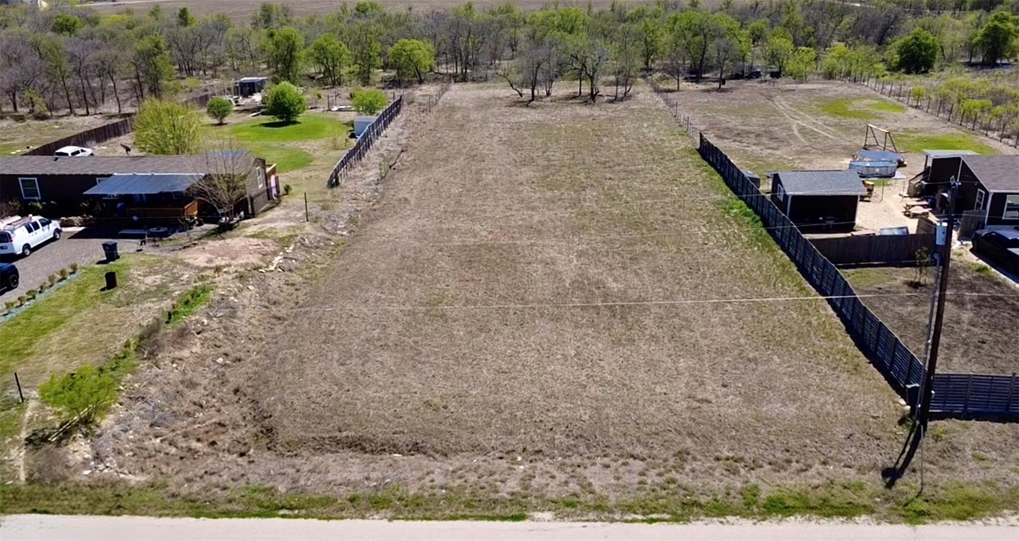 310 Rancho Linda Dr, Lockhart, TX 78644