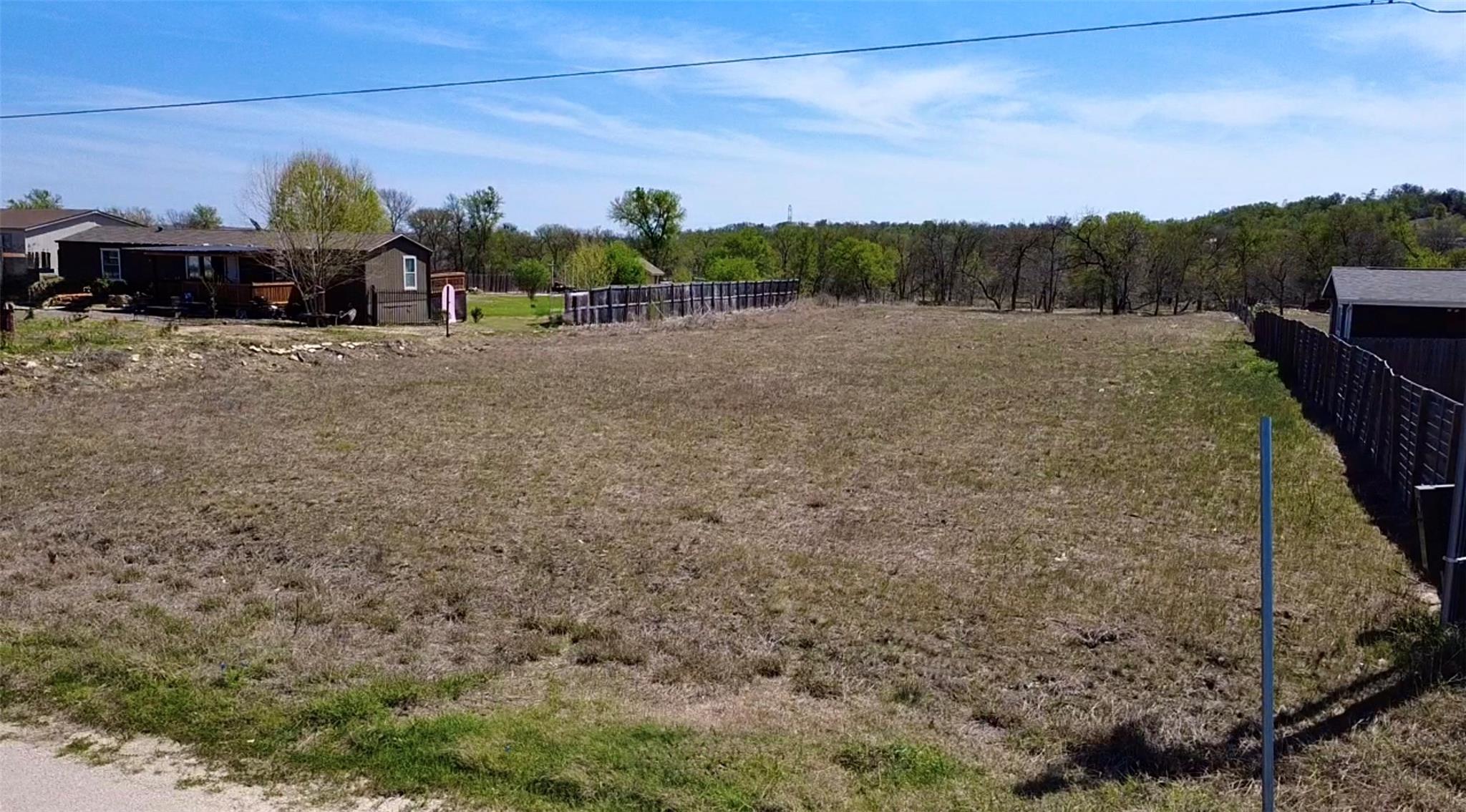 310 Rancho Linda Dr, Lockhart, TX 78644