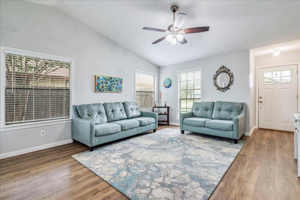 504 Egger Ct, Round Rock, TX 78664