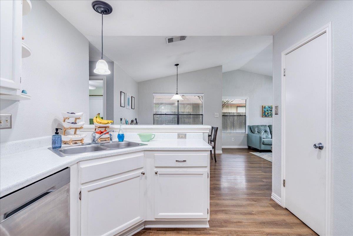 504 Egger Ct, Round Rock, TX 78664