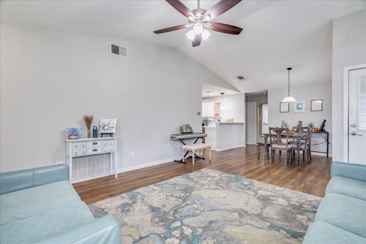 504 Egger Ct, Round Rock, TX 78664