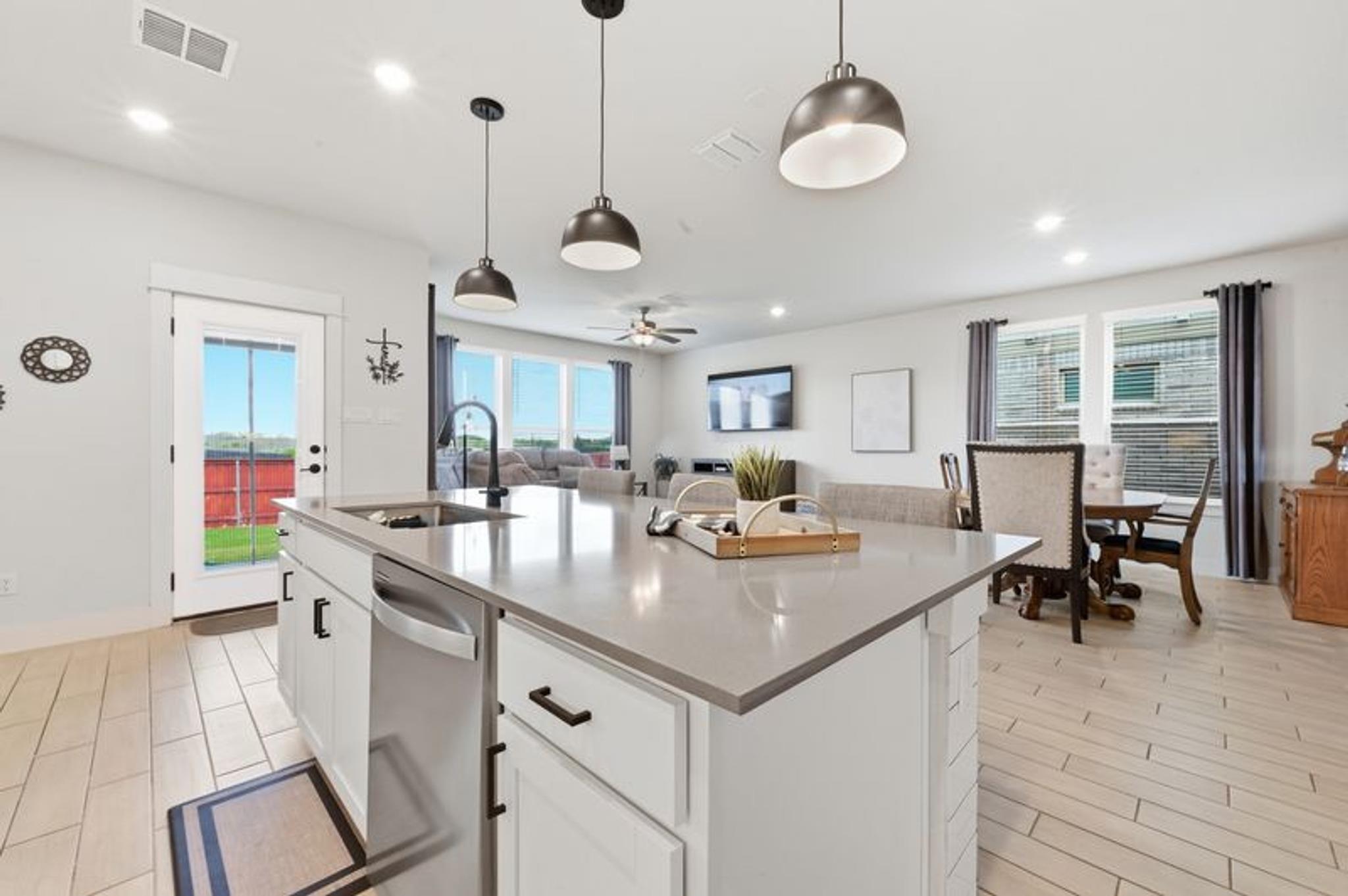 425 Purple Heart Dr, Buda, TX 78610