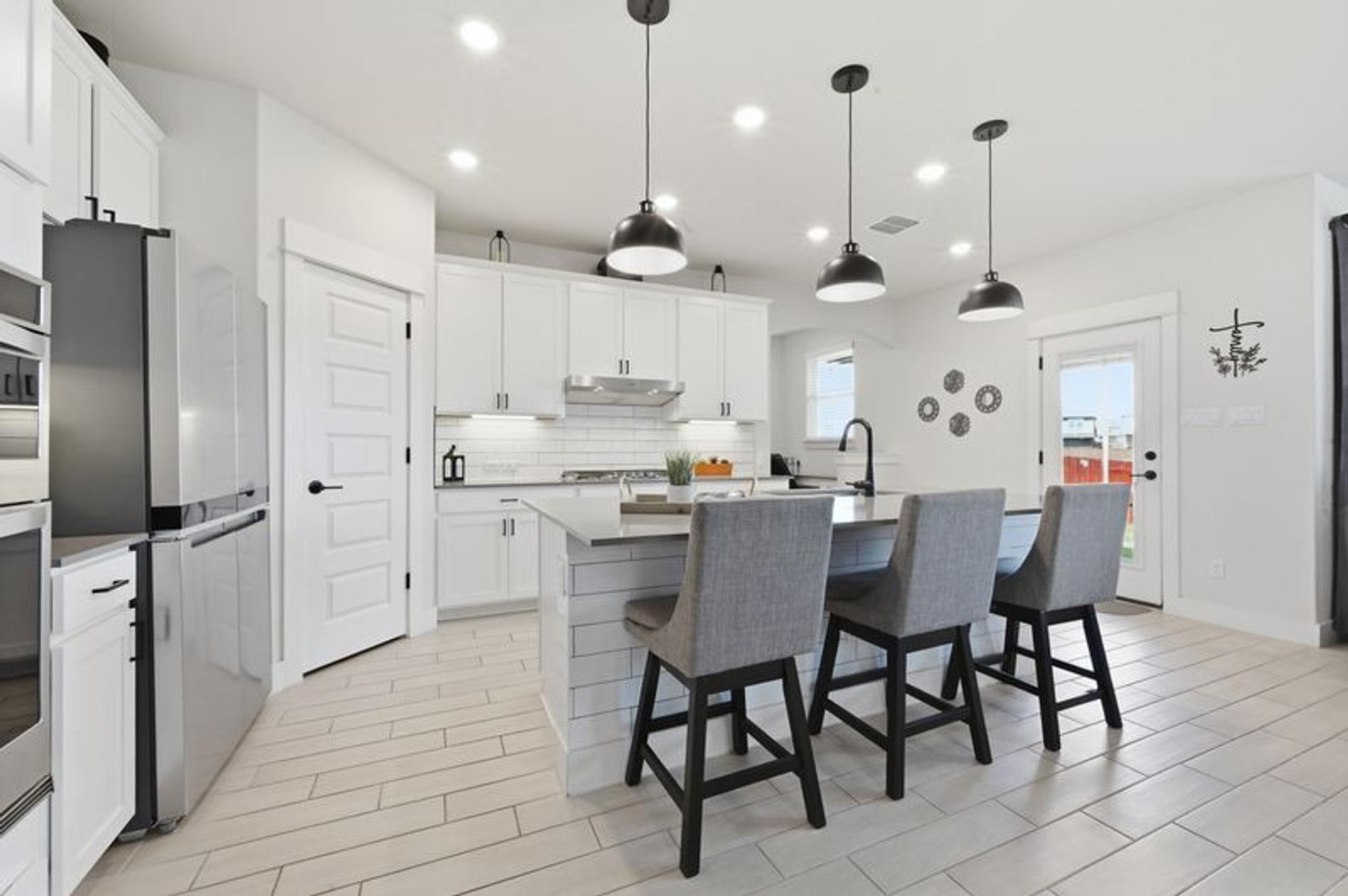 425 Purple Heart Dr, Buda, TX 78610