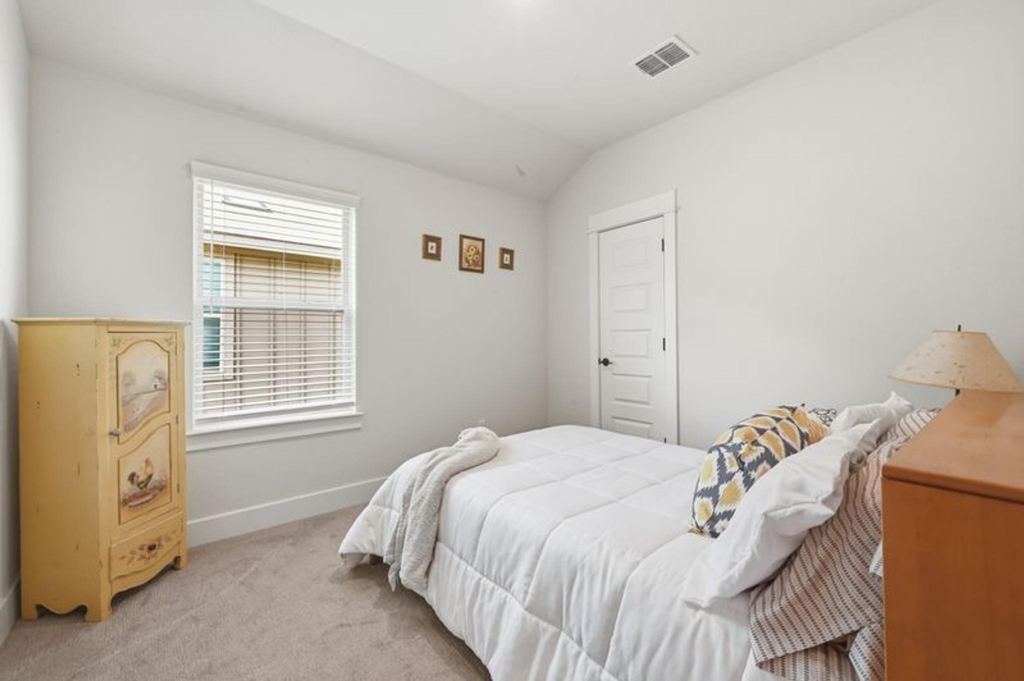 425 Purple Heart Dr, Buda, TX 78610