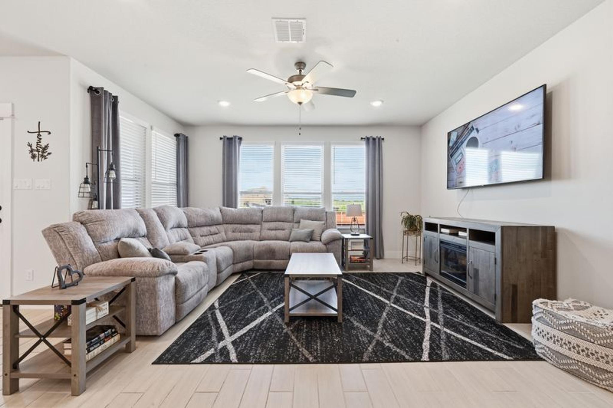 425 Purple Heart Dr, Buda, TX 78610