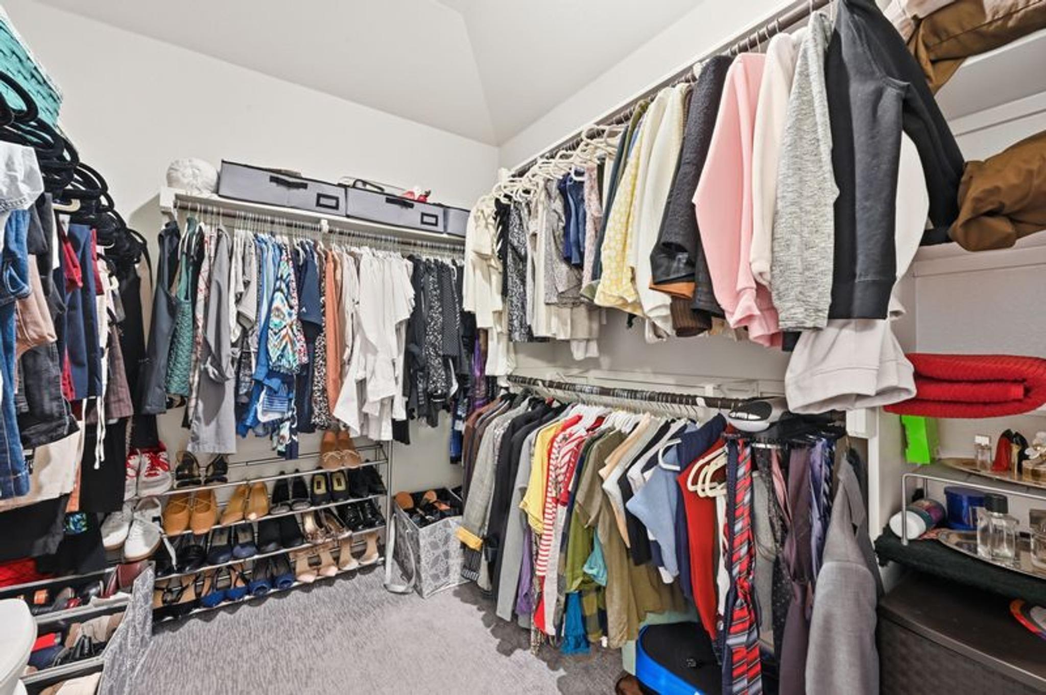 425 Purple Heart Dr, Buda, TX 78610