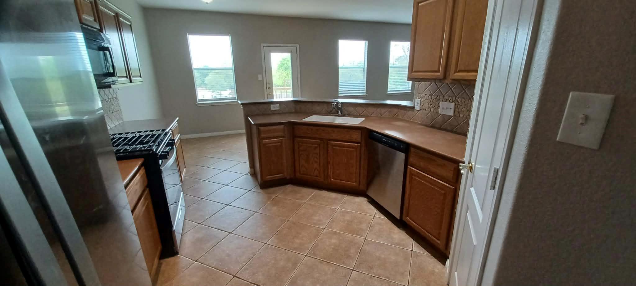 1113 Middle Brook Dr, Leander, TX 78641