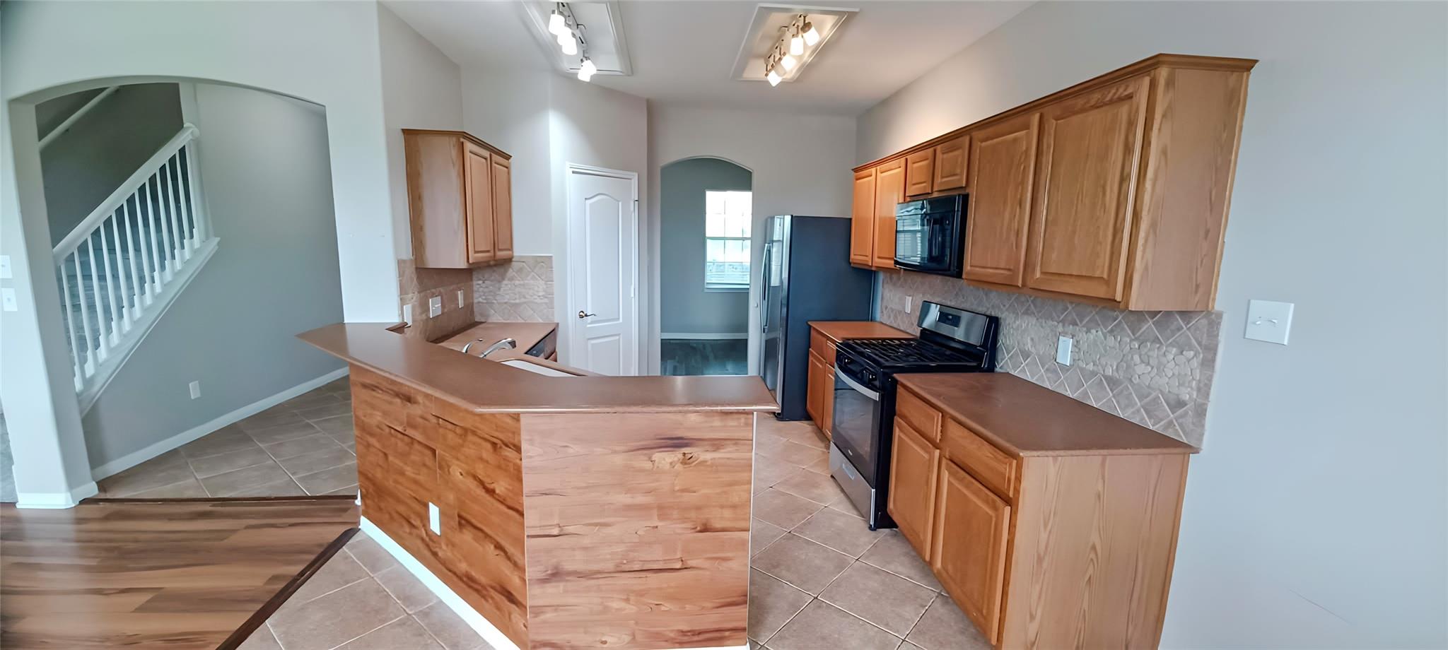 1113 Middle Brook Dr, Leander, TX 78641