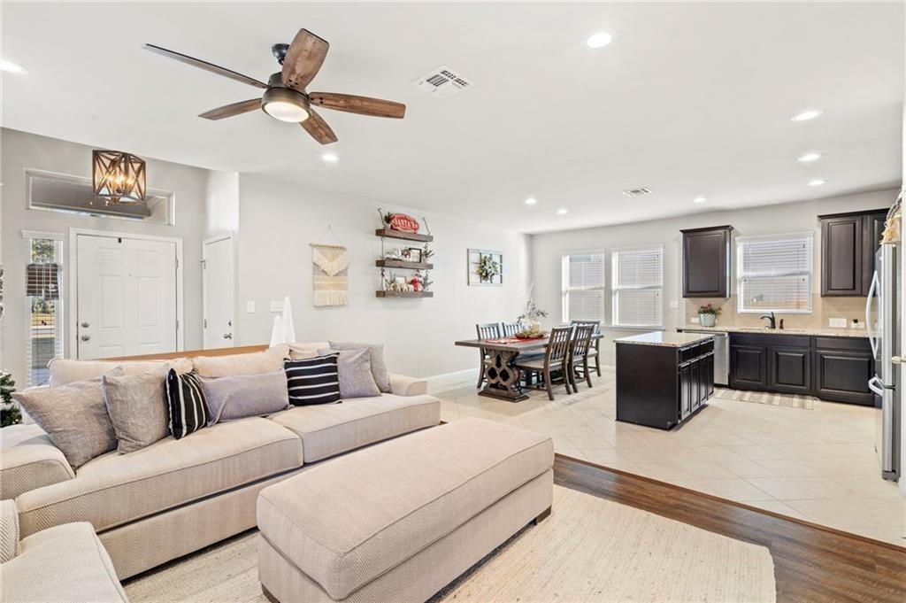 504 Cinnamon Teal Ln, Leander, TX 78641