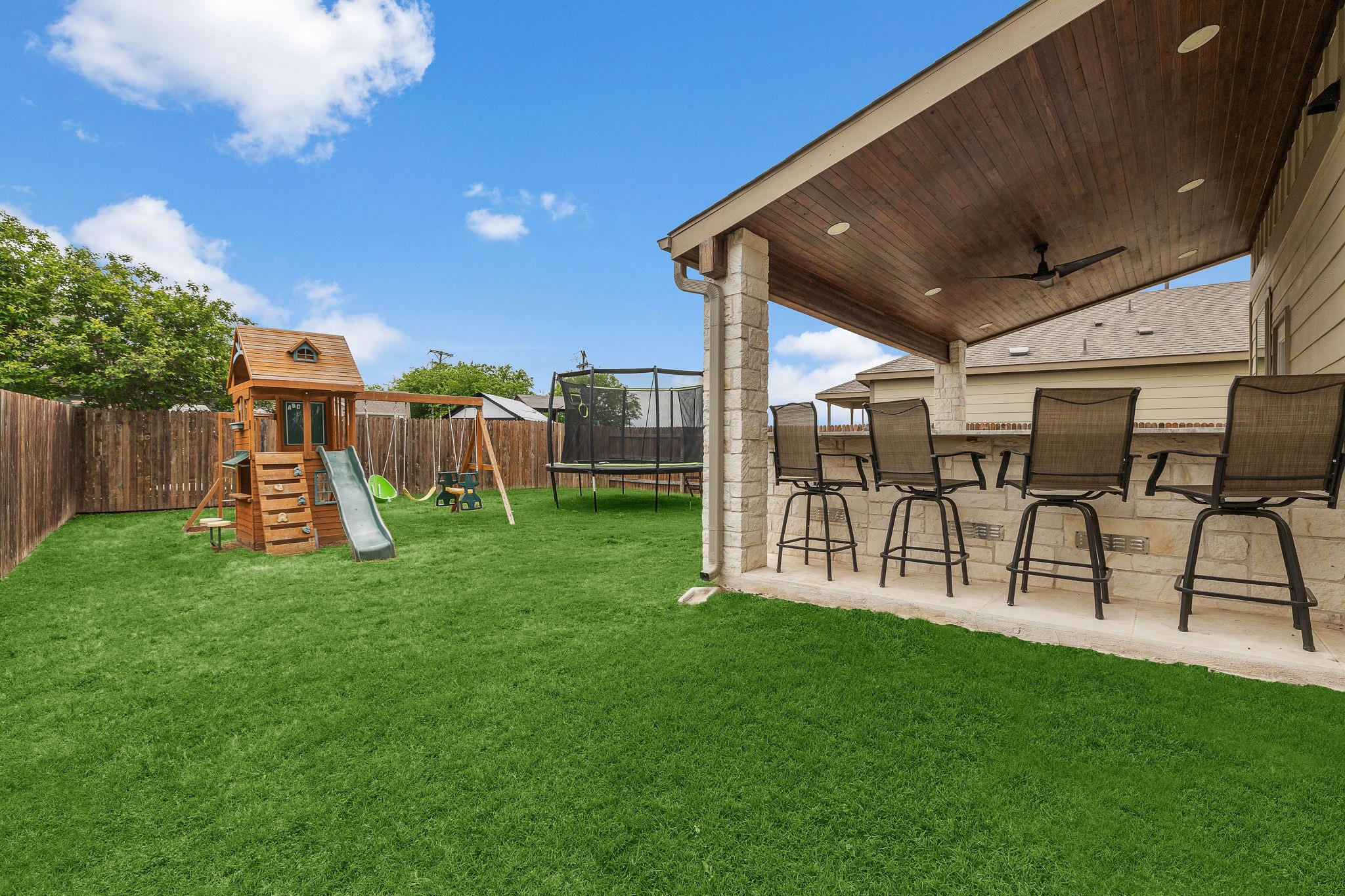 241 La Dera Dr, Liberty Hill, TX 78642