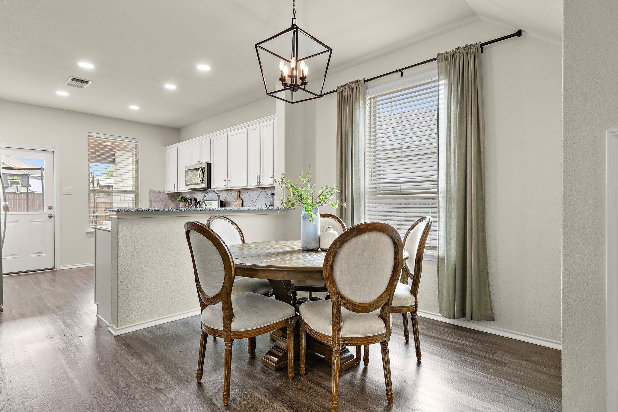 241 La Dera Dr, Liberty Hill, TX 78642