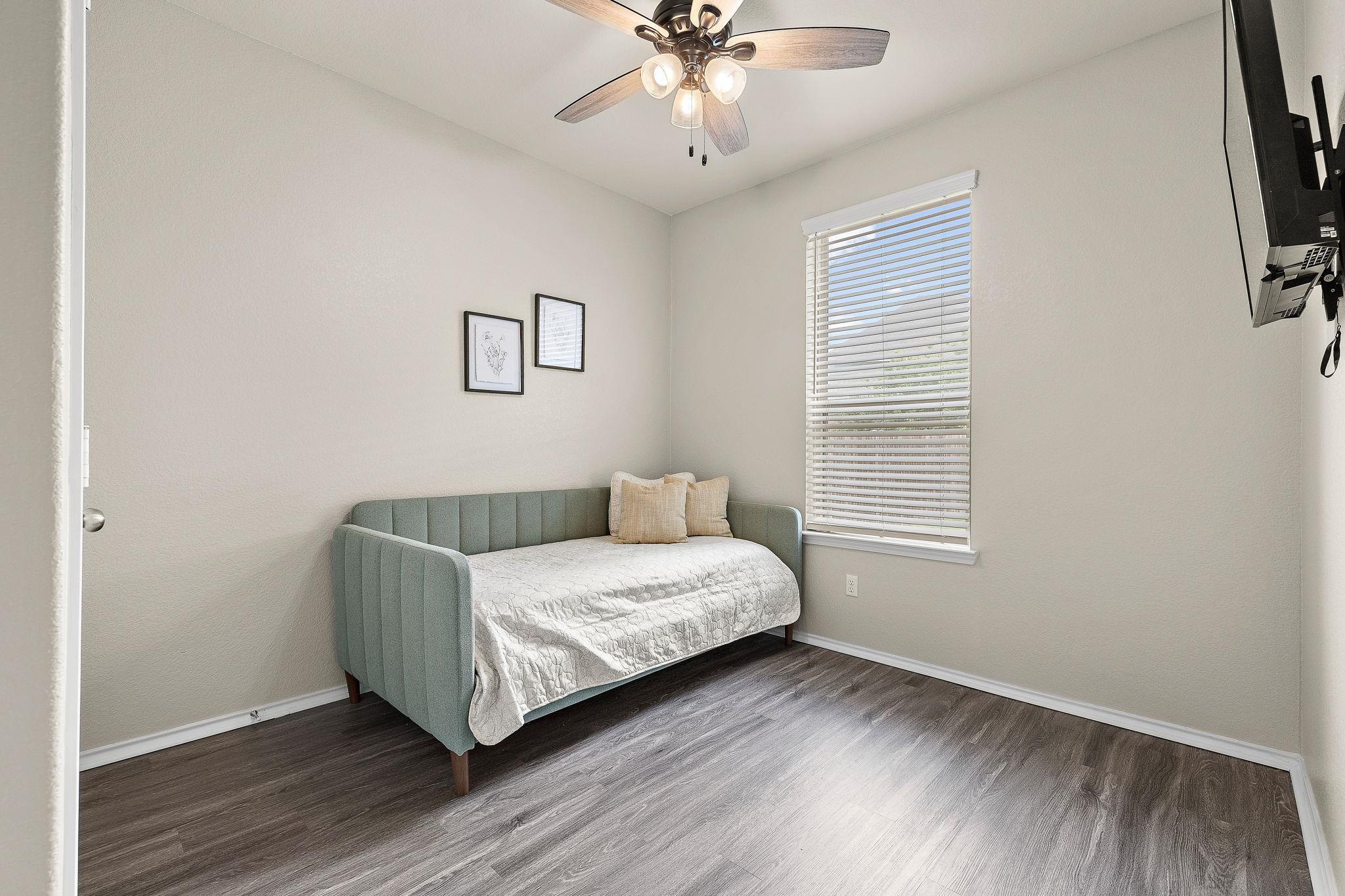 241 La Dera Dr, Liberty Hill, TX 78642