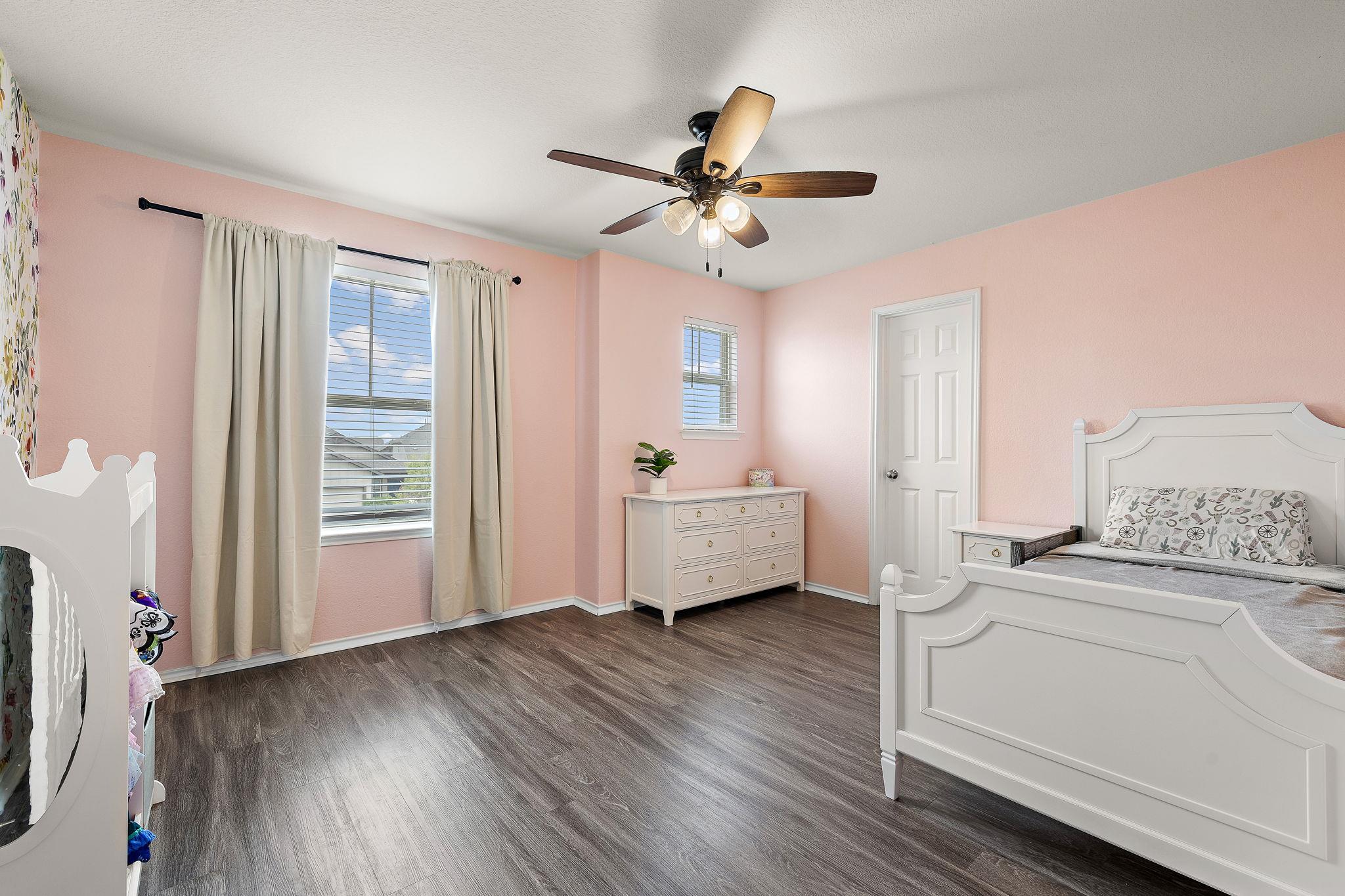 241 La Dera Dr, Liberty Hill, TX 78642