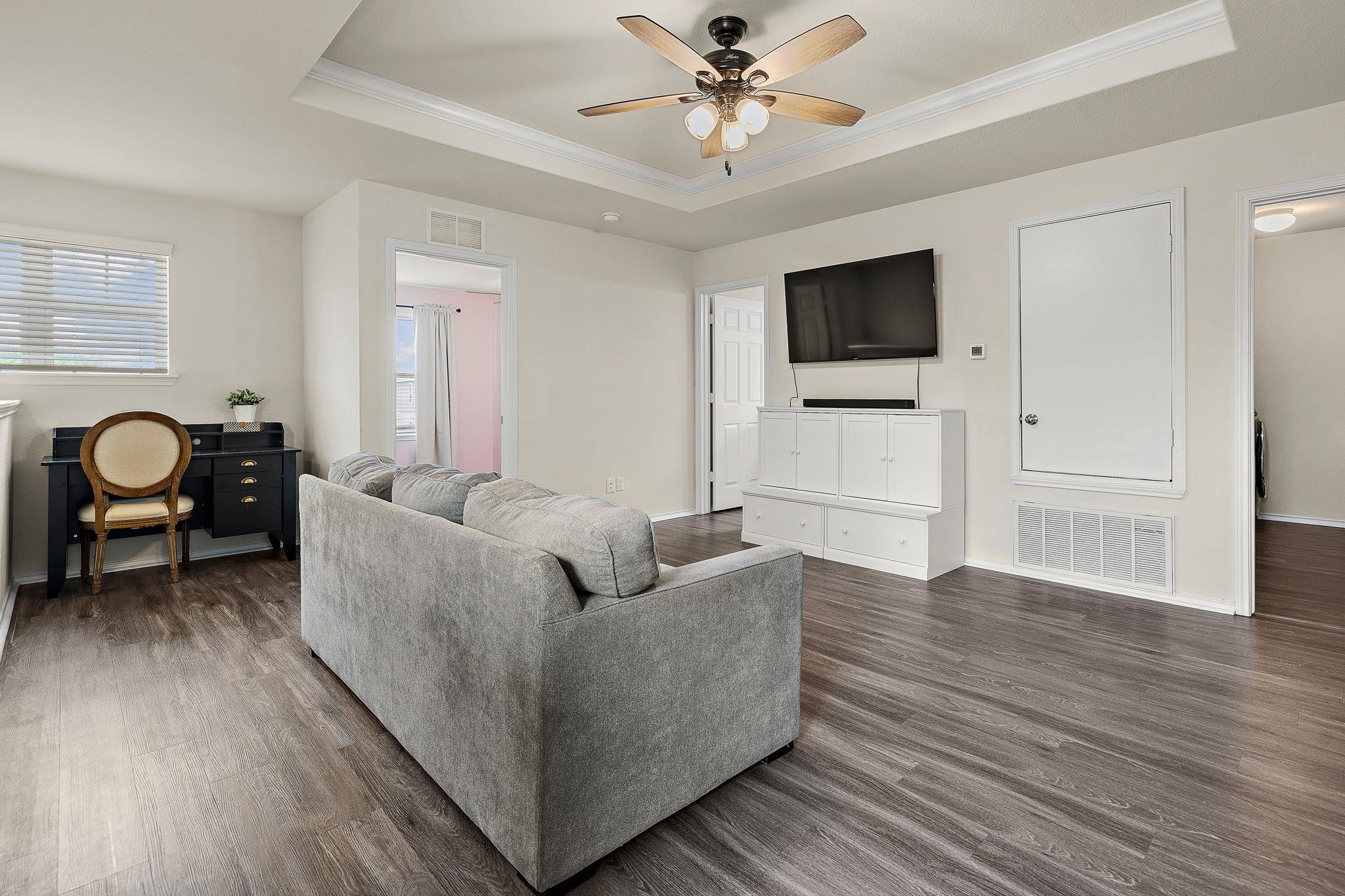 241 La Dera Dr, Liberty Hill, TX 78642