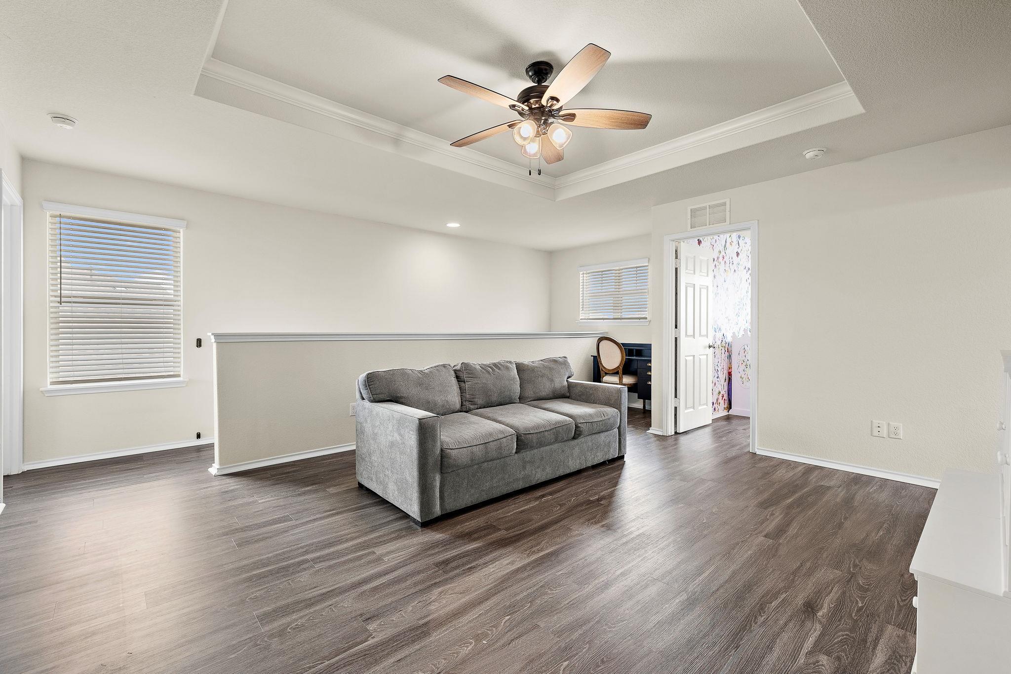 241 La Dera Dr, Liberty Hill, TX 78642