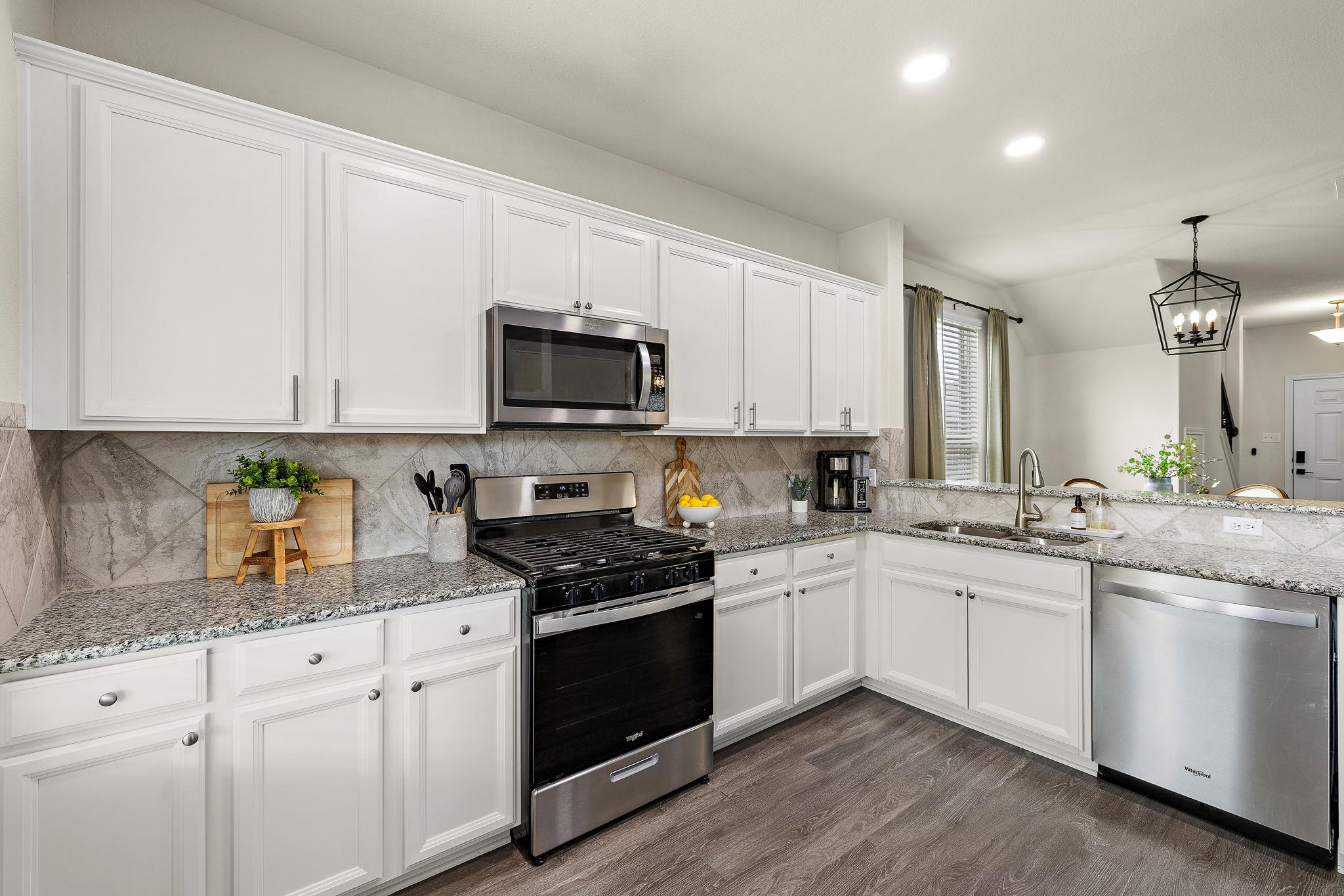 241 La Dera Dr, Liberty Hill, TX 78642