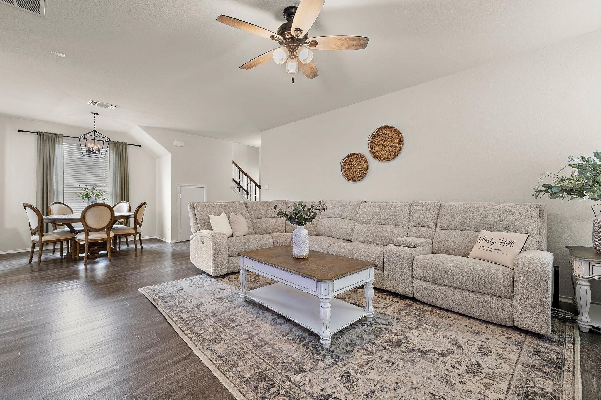 241 La Dera Dr, Liberty Hill, TX 78642