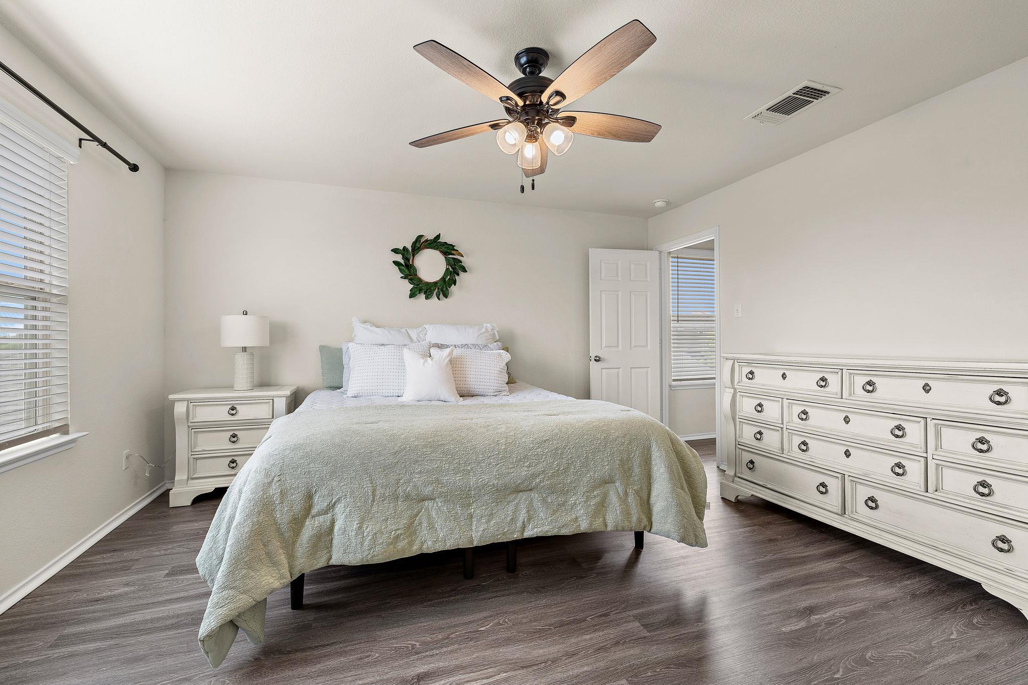 241 La Dera Dr, Liberty Hill, TX 78642