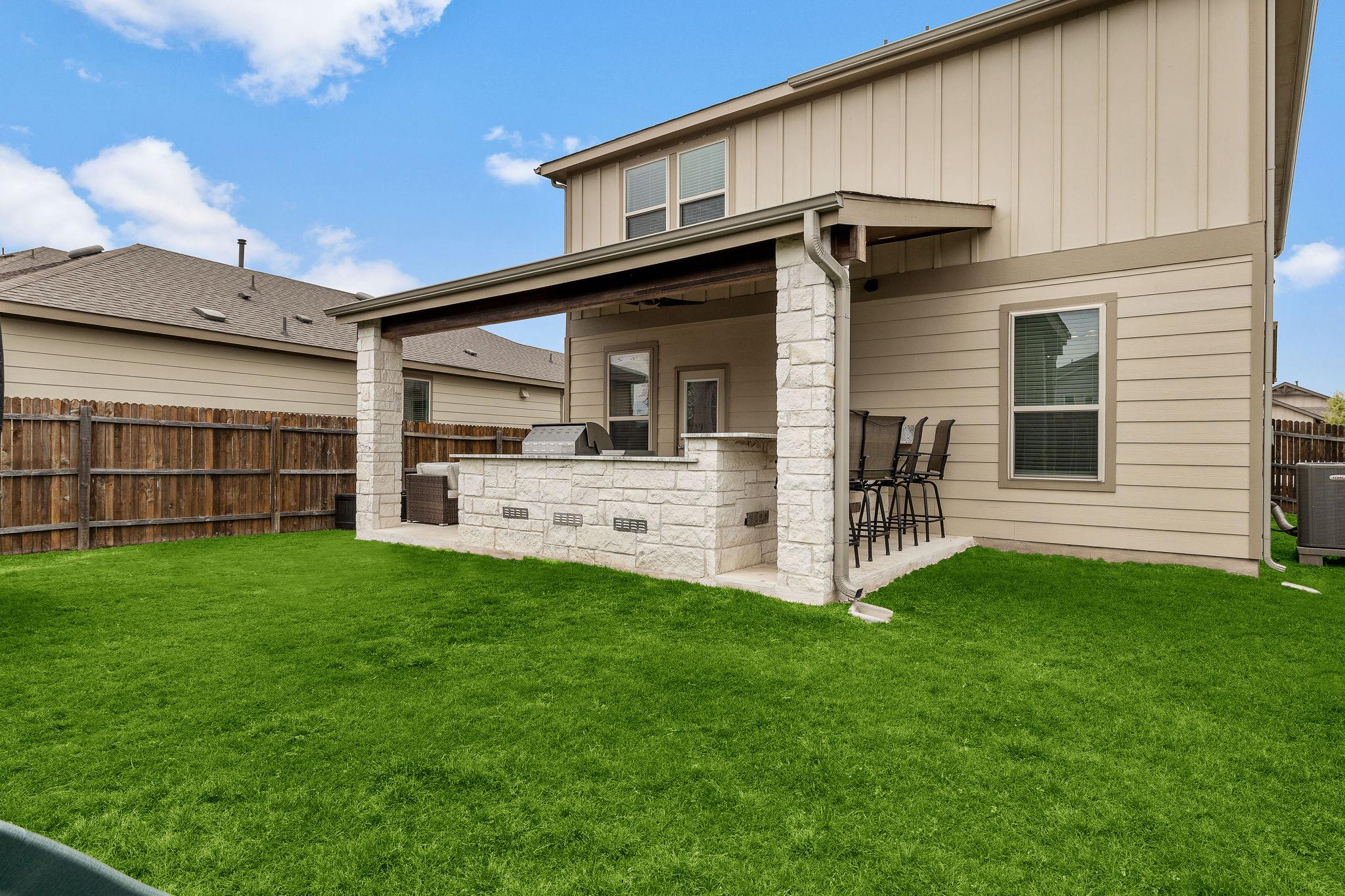 241 La Dera Dr, Liberty Hill, TX 78642