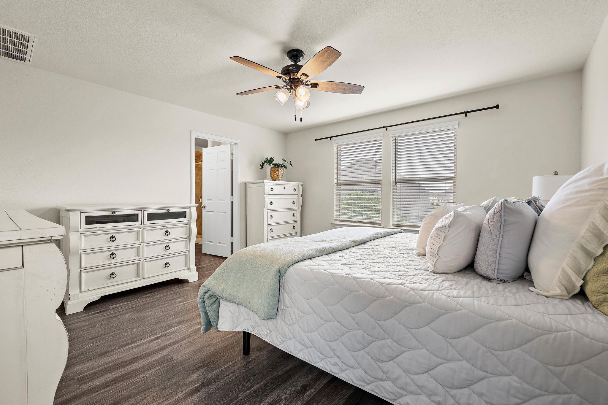 241 La Dera Dr, Liberty Hill, TX 78642