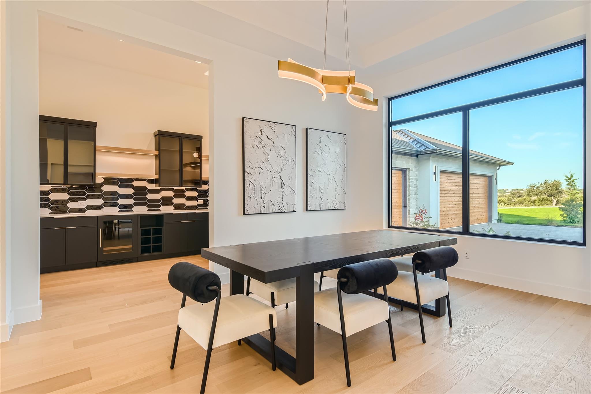 8701 Rollins Dr, Austin, TX 78738