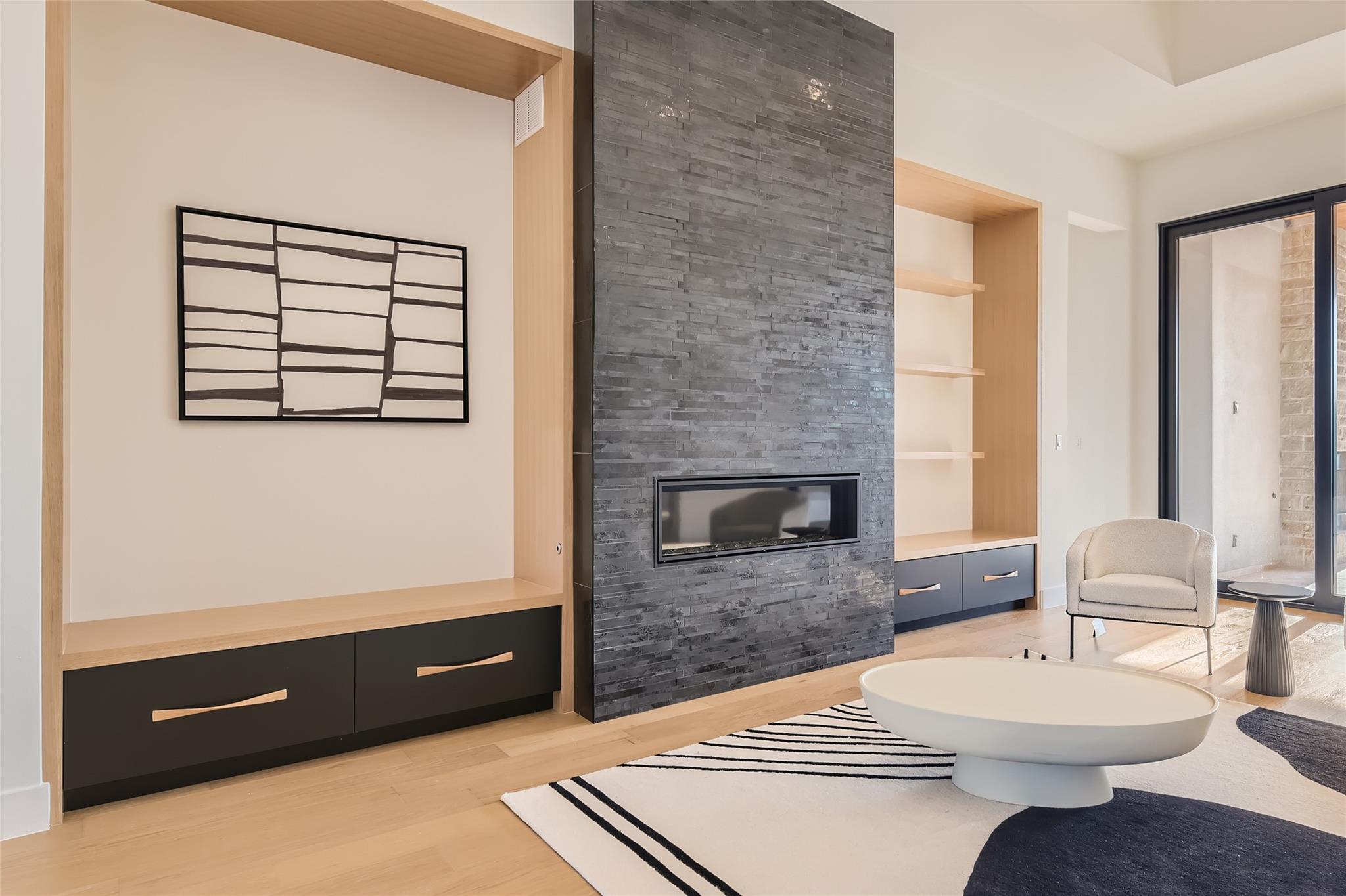 8701 Rollins Dr, Austin, TX 78738