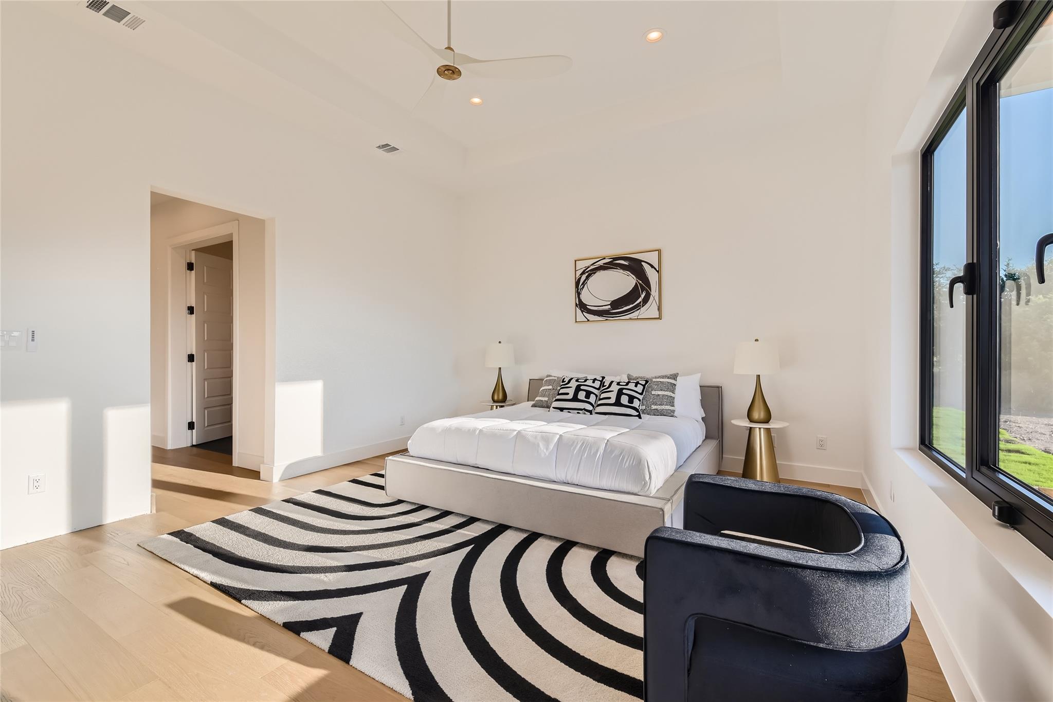 8701 Rollins Dr, Austin, TX 78738