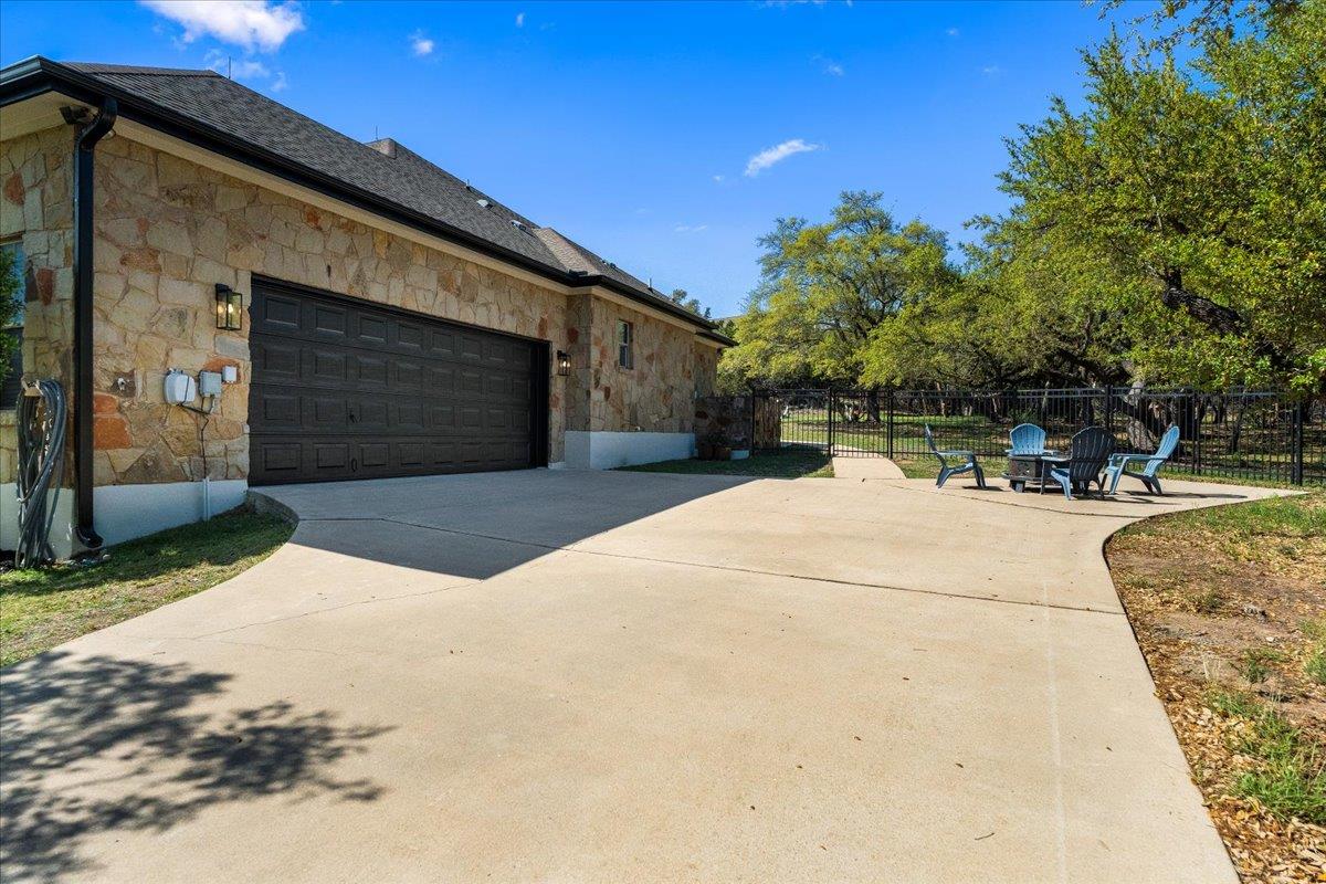 10621 W Cave Loop, Dripping Springs, TX 78620