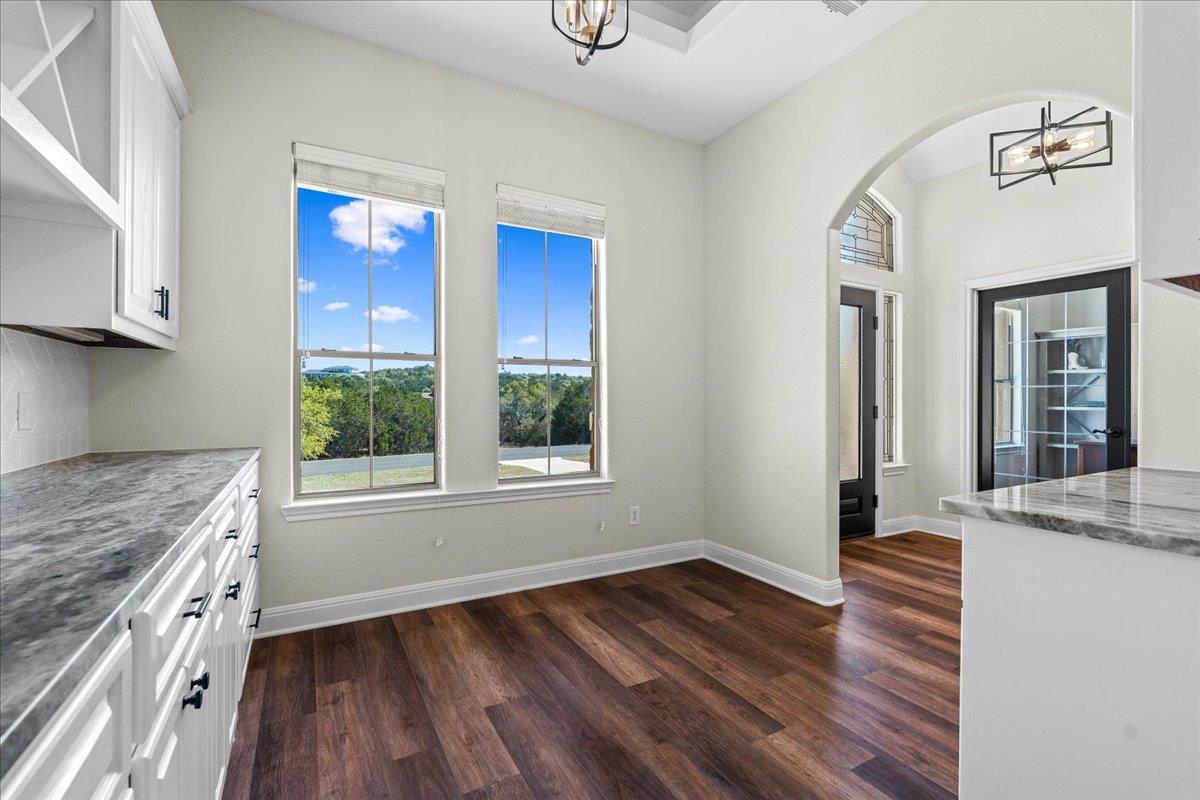 10621 W Cave Loop, Dripping Springs, TX 78620