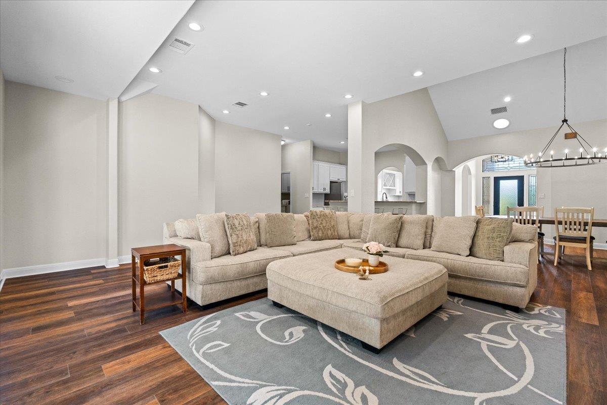 10621 W Cave Loop, Dripping Springs, TX 78620