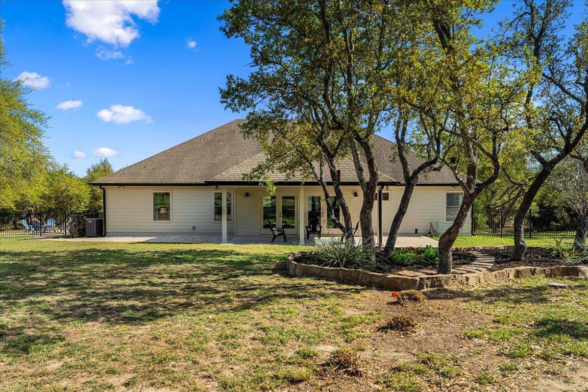 10621 W Cave Loop, Dripping Springs, TX 78620