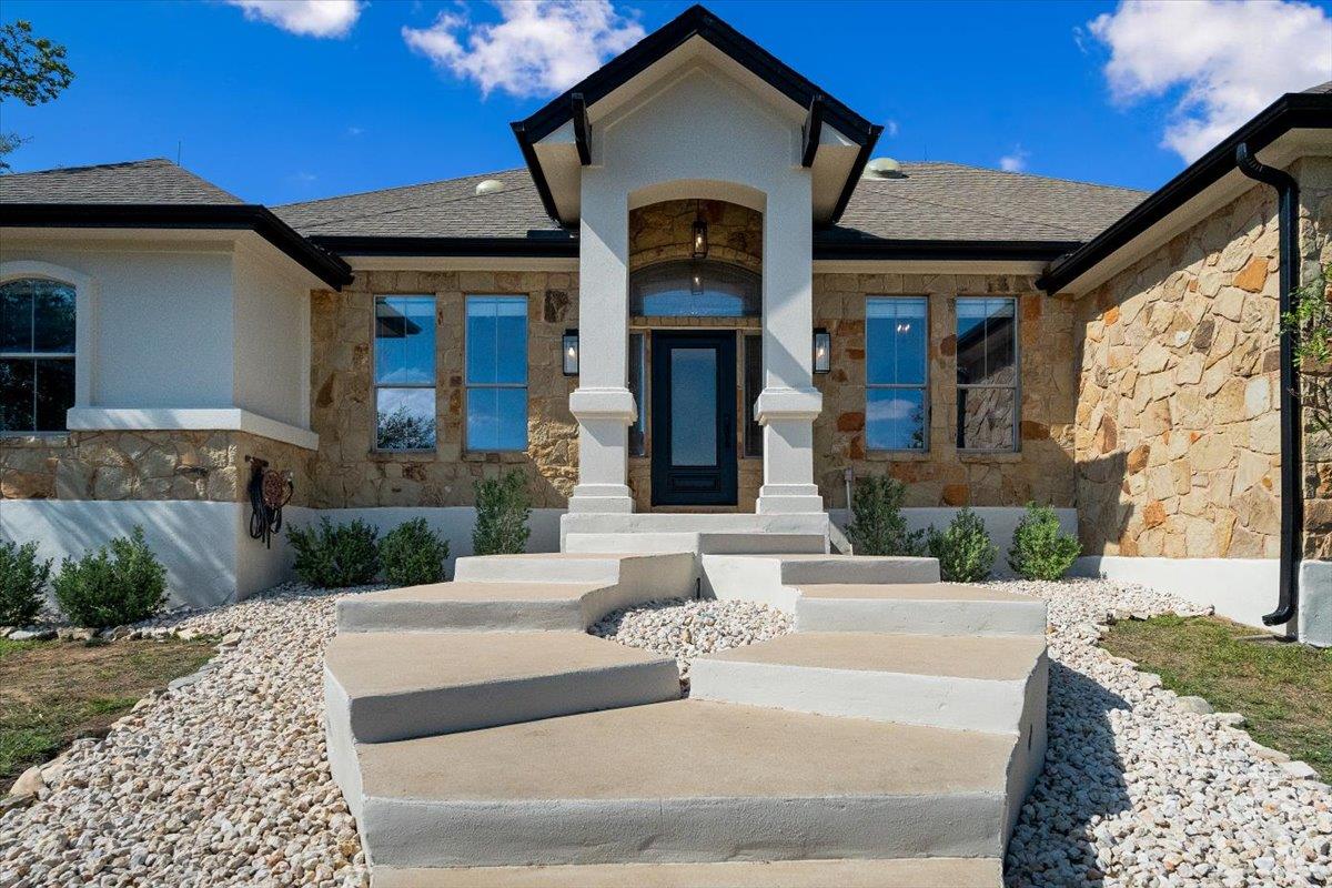 10621 W Cave Loop, Dripping Springs, TX 78620