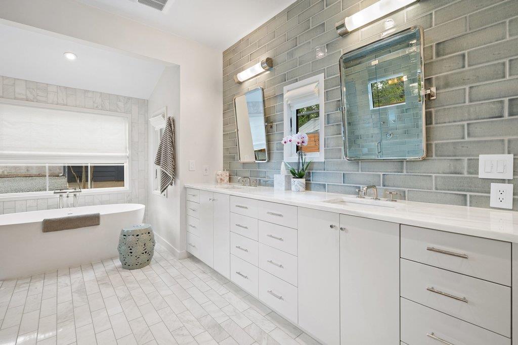 2116 Clifton St, Austin, TX 78704