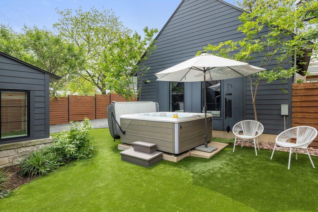 2116 Clifton St, Austin, TX 78704