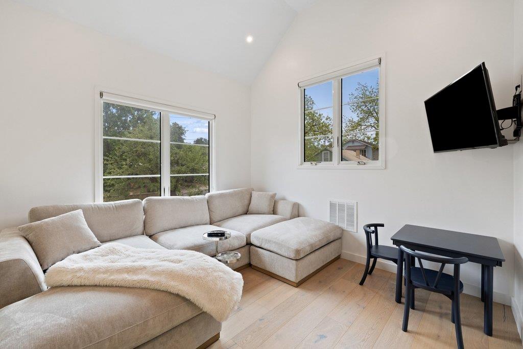 2116 Clifton St, Austin, TX 78704