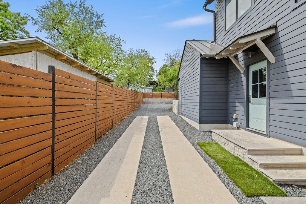 2116 Clifton St, Austin, TX 78704