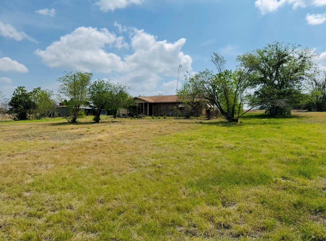 789 Upper Elgin River Rd, Elgin, TX 78621
