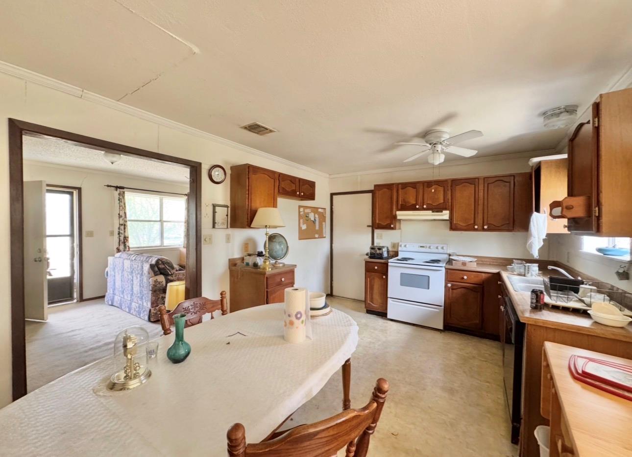 789 Upper Elgin River Rd, Elgin, TX 78621