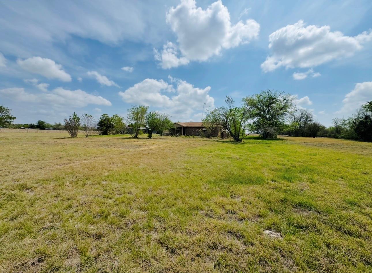 789 Upper Elgin River Rd, Elgin, TX 78621