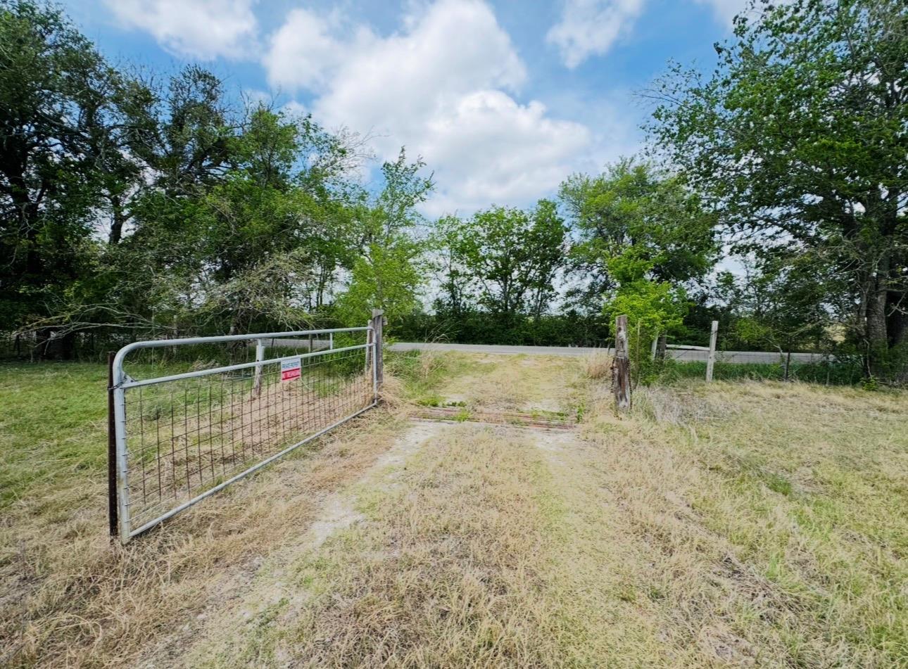 789 Upper Elgin River Rd, Elgin, TX 78621